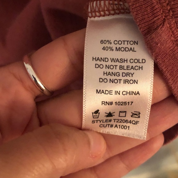 Basic Tee - Picture 4 of 4